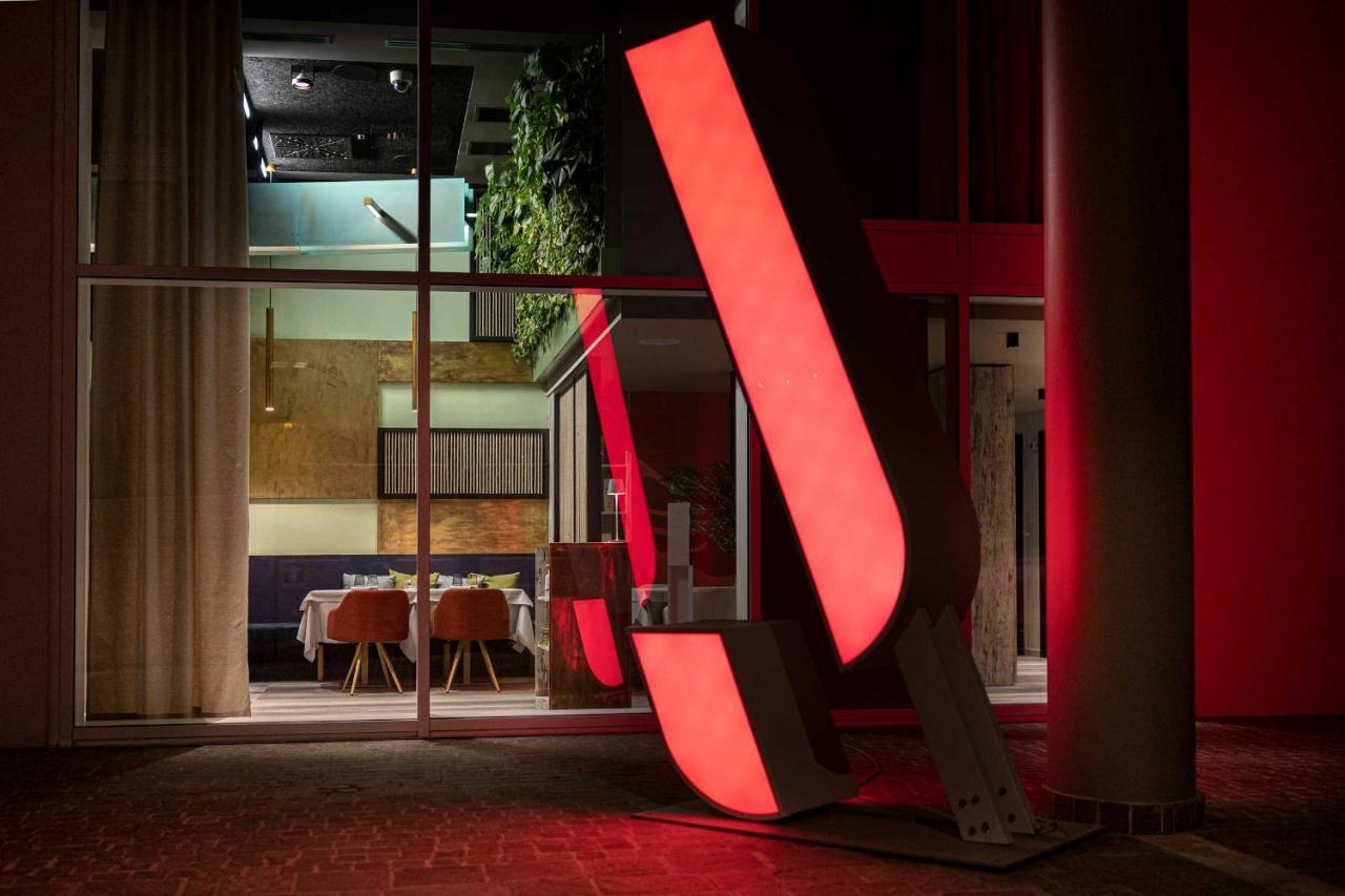 Hotel J44 Lifestyle 5*